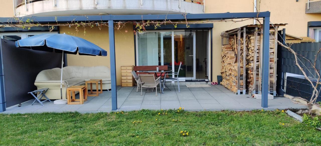 Ebenerdig Mit Terrasse & Garten, Wlan & Parkplatz! Self Check-In & Check-Out! Schwedenofen! Appartement Auggen Buitenkant foto